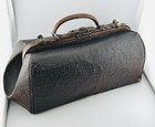 Antique Gladstone Leather Doctor s Bag 1800s Snap Top 16  Bag