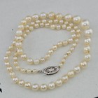     delicate Vintage 18  Graduated Freshwater Pearl Necklace Cream 14k White Gold