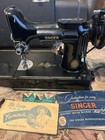 Vintage Singer Model 221-1 Featherweight Sewing Machine W Hard Case   Accessorie