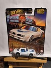 Hot Wheels Premium Boulevard White  77 Pontiac Firebird Ta Real Riders 1 64