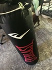 Everlast 100lbs Nevatear Heavy Bag Kit - P00001752