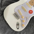 White Electric Guitar S-s-s Pickup 22fret Maple Fingerboard neck Guitar