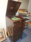 Antique Red Mahogany Victor Victrola Vv-xi 100194 G Plus Over 70 Records