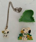 Vintage Snoopy Pin Brooch   Matching Necklace In Box Daisies 1970s  Chain 