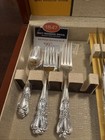 Vintage 1847 Rogers Bros Is Heritage Silverware 51 Pc W  Wood Case