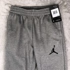 Nike Jordan Therma Boy s Pants Size S Gray   Black Dri Fit Sweatpants 95c085-r78