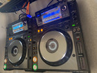 A Pair  Pioneer Cdj2000nexus Dj Turntable