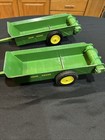 2 X Vintage 1974 Ertl 1 16 Scale John Deere Manure Spreader  14  Long   Used