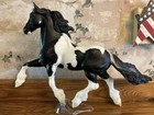 2009 Breyer  1353 - Kuchi- Running Friesian  goffert   - Gelding Anatomy Error