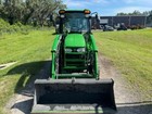 John Deere 3520 Cab Tractor Loader     4x4 