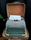 Vtg 1957 Remington Quiet Riter Typewriter With Case   Key 
