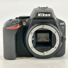 Nikon D5600 24 2mp Digital Slr Camera   Strap batteries charger - Excellent