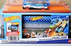 Hot Wheels Race Case Track Set With 2 Cars   Carrying Case New Sealed