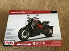 New Maisto 1 12 Die Cast Assembly Line Motorcycle Kit Ducati Diavel Carbon 2011