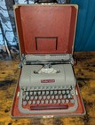 1950   s Underwood Finger Flite Champion Typewriter  Excellent Condition W case 