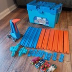 Hot Wheels Track Builder Multi Loop Box Track Set W  Storage Case   4 Cars