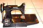 Beautiful Singer  Featherweight 221 Sewing Machine W extras