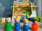 Vintage Fisher Price Little People Family Play Nursery School  929  Extras