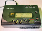 Sony Tcd-d8 Dat Walkman Portable Digital Audio Tape Recorder Vintage Japan