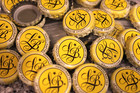 500 Lucky Bucket Beer Bottle Caps Lemon Yellow No Dents Fast Shpg