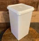 Vtg Tupperware  1314 Saltine Cracker Bread Keeper Container W lid  1315 - T1