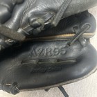 Akadema Azr95 Prodigy Series Broken In 11    Baseball Glove Rht Azr 95