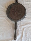 Vtg Griswold No 9 Cast Iron Waffle Iron  w o Stand 