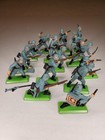 Britains Ltd Deetail 1971 Ww2 German Infantry Squad  15  Plastic On Metal Base