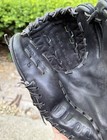 Wilson A2000 Pro Stock 11    Black Chicago Cubs Youth Baseball Glove Mitt Rht