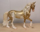 Breyerfest Scandi Surprise Gold Decorator