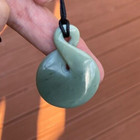 Hand Carved Nz M  ori Inanga  Greenstone Nephrite Jade Pikorua Eternity Twist