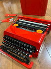 Olivetti Valentine Red Bucket Typewriter Retro Antique Vintage Interior Untested