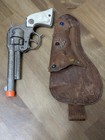 Vintage 1950 s Hubley Toy Texan Jr Revolver Cap Gun   Jeweled Holster Nice 