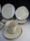 Lenox Solitaire Ivory China With Platinum Trim 19 Piece Set