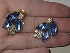 Vtg Juliana  d e  Blue And Clear Rhinestone Round Flower Brooch   Earring Set