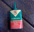 Singer Sewing Machine Vintage Oiler 3 Oz    Tin Oil Can  Green Plastic Spout