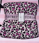 Victoria   s Secret Pajama Set Nwt Size Small Gift Set  retired Print 
