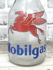 Vtg Style 1 Quart Glass Mobilgas Pegasus Master Oil Bottle Metal Top   Spout 14 