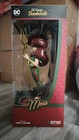 Cryptozoic Dc Comics Bombshells 2019 Mera Holiday Edition 491 1000 Vinyl Figure