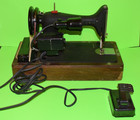     vintage 1942 Singer 99-24 Sewing Machine  Classic Ag242268 Model Made In Usa    