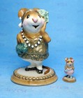 Wee Forest Folk Mini Holly Mouse  Wff  M-87m  Tiny Version Only 1 2  Tall 
