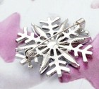 Snow Flake Vintage Christmas Crystal Rhinestone Brooch Pin With Gold Bag - Video