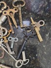 Vintage Key Collection Lot     Skeleton Keys  Padlocks  Clock Keys  Antique Brass 