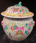  Chinese Porcelain Famille Verte Pot With Lid