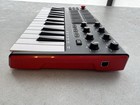 Akai Professional Mpk Mini Play Mk3 Portable 25-key Keyboard