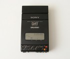 Sony Tcd-d3 Dat Walkman Vtg Digital Audio Tape Recorder   Powers Up  parts