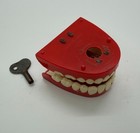 Vintage Wind-up Chattering Teeth Rare Collectible 50 s 60 s