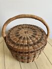 Vintage Round Handwoven Wicker Basket W  Handle   Lid  10    Diameter   11    Tall