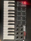 Akai Mpk Mini 25 Key Electronic Keyboard - Black red white