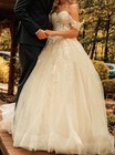 Wedding Dress Womens Size 2  White Ivory  Off Shoulder Ball Gown